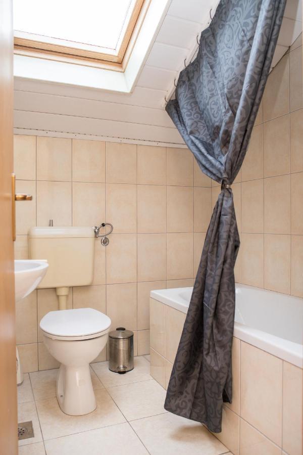 Apartment Dalmatien Raslina Esterno foto