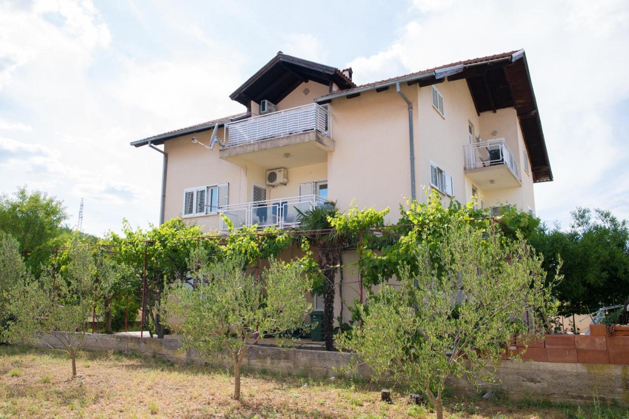 Apartment Dalmatien Raslina Esterno foto