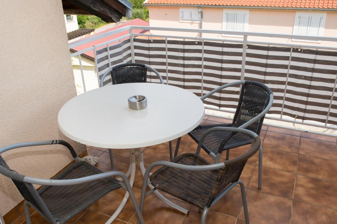 Apartment Dalmatien Raslina Esterno foto