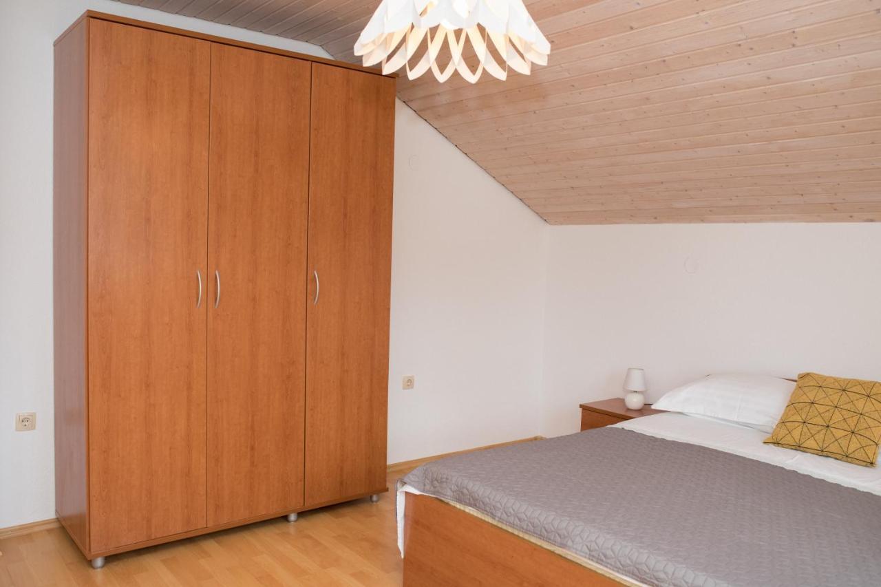 Apartment Dalmatien Raslina Esterno foto