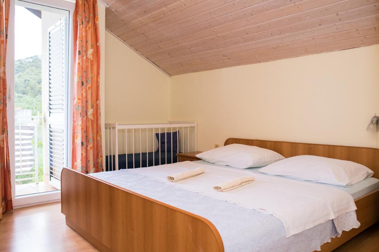 Apartment Dalmatien Raslina Esterno foto