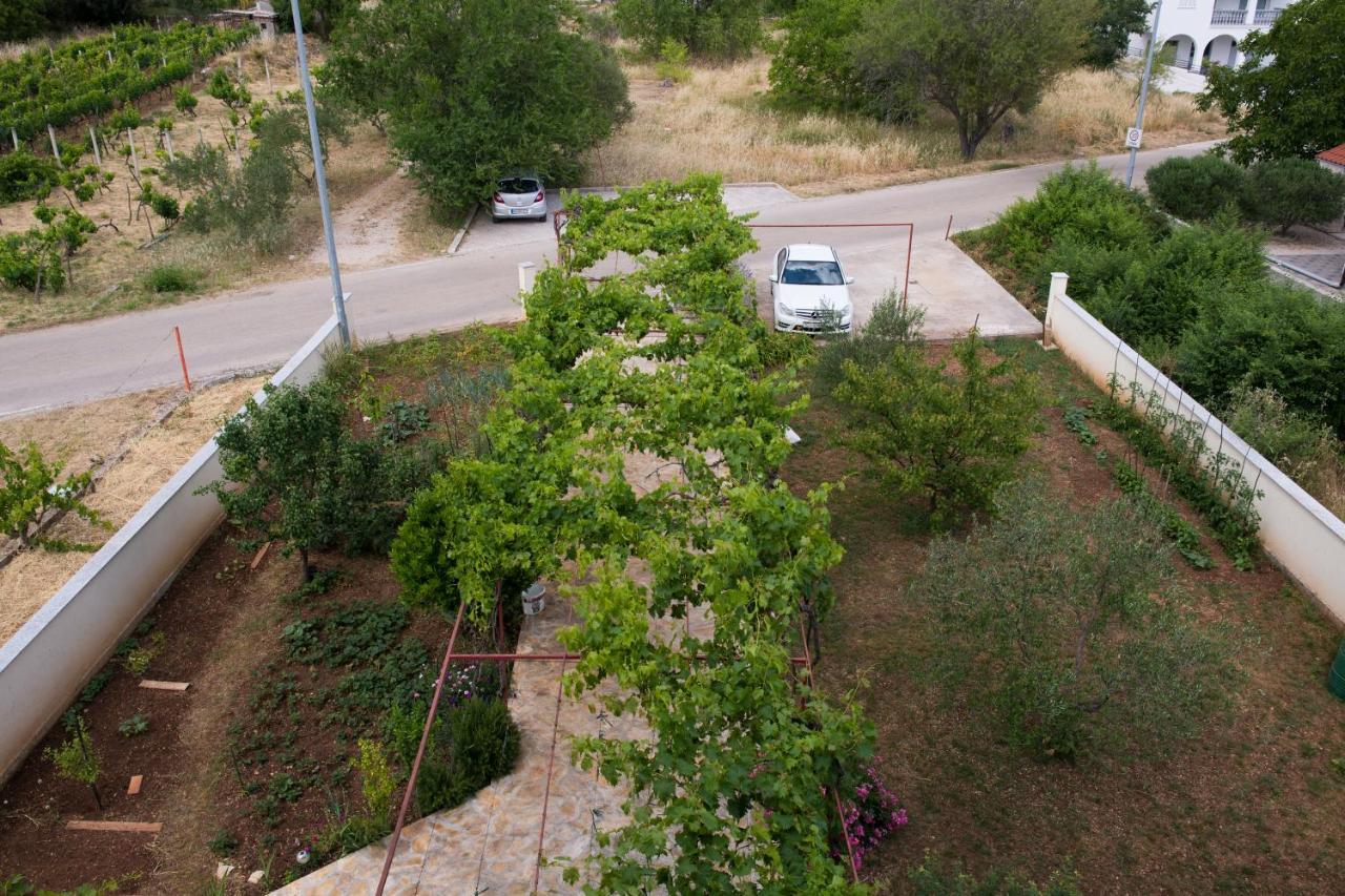 Apartment Dalmatien Raslina Esterno foto