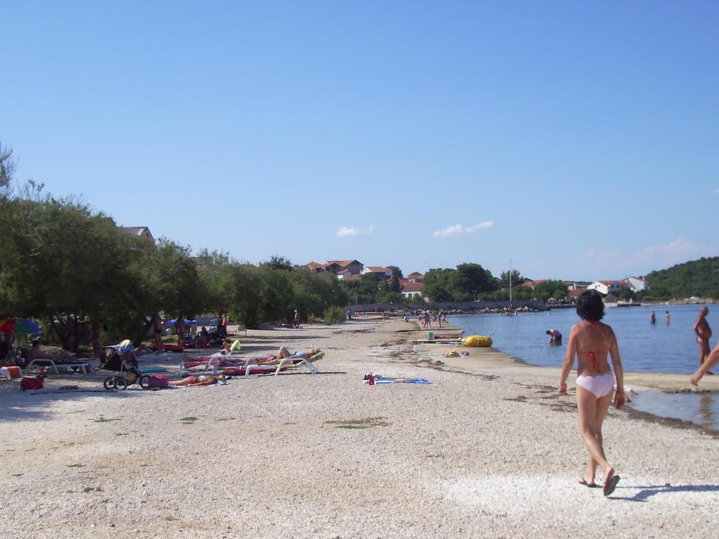 Apartment Dalmatien Raslina Esterno foto